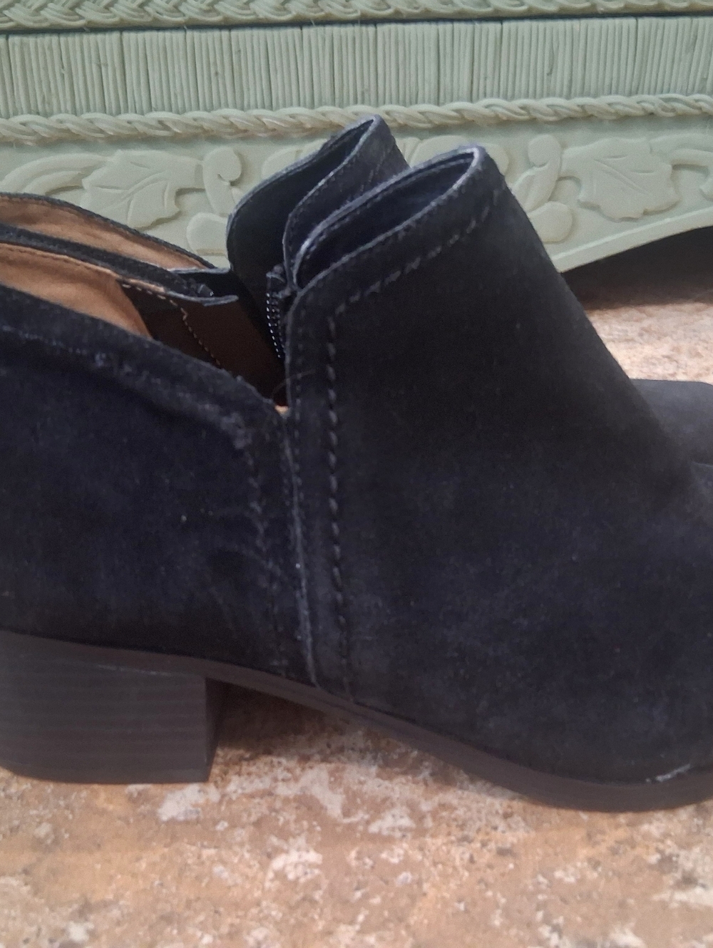 Black Suede Naturalizer Zarie Booties - Picture 4 of 6